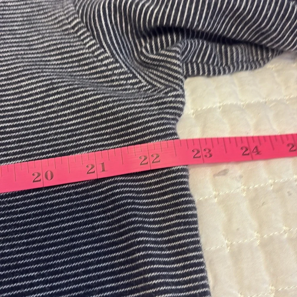 Banana‎ Republic Navy Striped Shirt. Size Medium